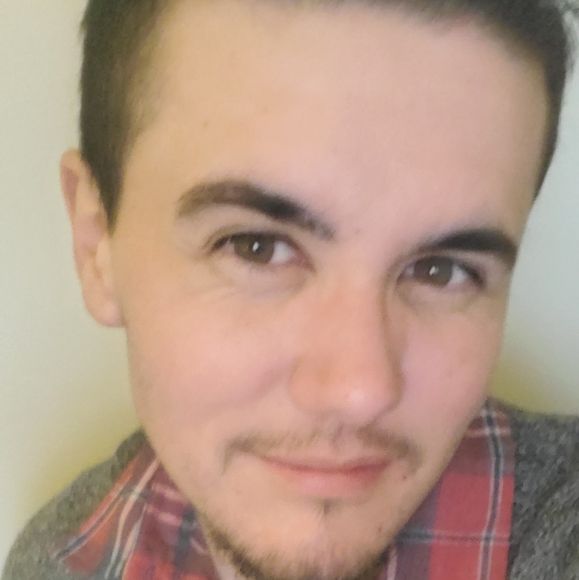 Meet your Posher, Chris - Picture 2 of 7